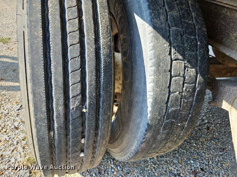 image for item DP2348 1995 Fruehauf FBHLP-9 1.5-NF2-53W  dry van trailer