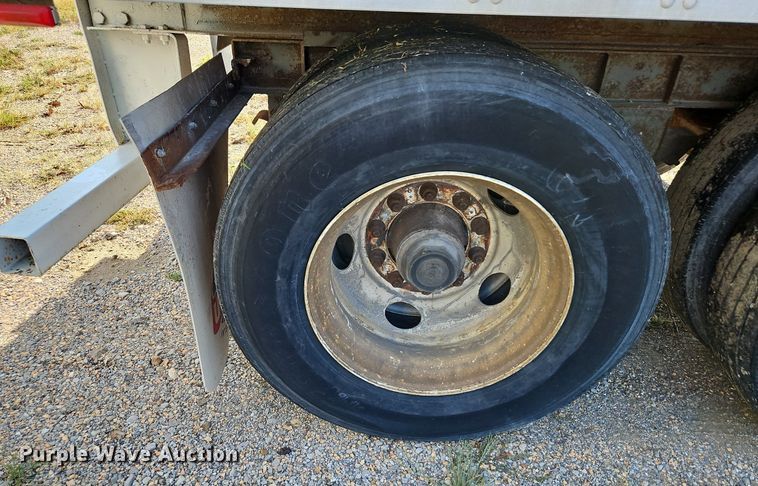 image for item DP2348 1995 Fruehauf FBHLP-9 1.5-NF2-53W  dry van trailer