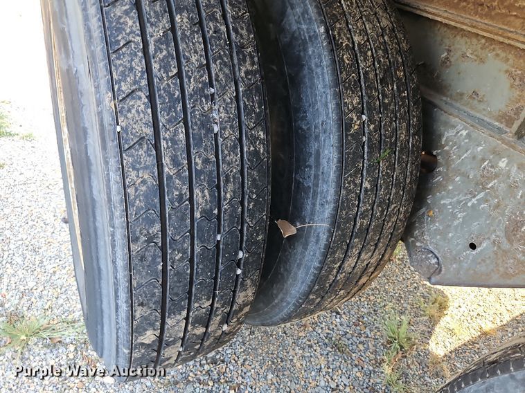 image for item DP2348 1995 Fruehauf FBHLP-9 1.5-NF2-53W  dry van trailer