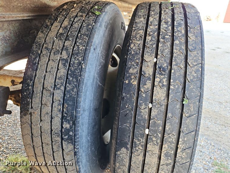 image for item DP2348 1995 Fruehauf FBHLP-9 1.5-NF2-53W  dry van trailer