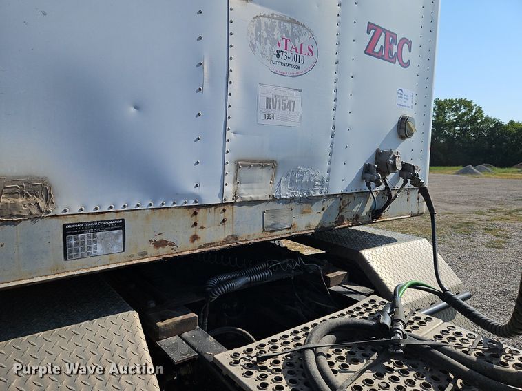 image for item DP2349 1994 Fruehauf FBHLP9 1.5-NF2-53N  dry van trailer