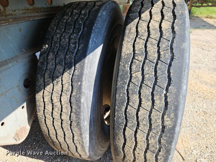 image for item DP2349 1994 Fruehauf FBHLP9 1.5-NF2-53N  dry van trailer