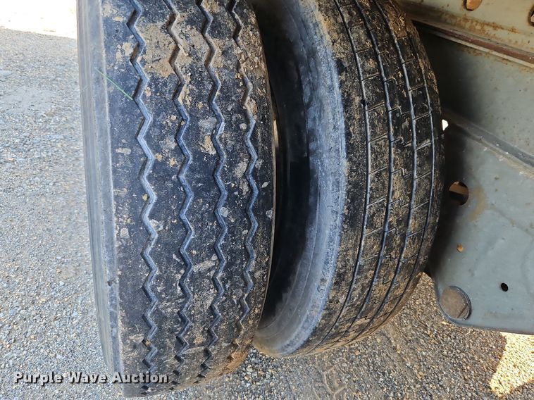 image for item DP2349 1994 Fruehauf FBHLP9 1.5-NF2-53N  dry van trailer