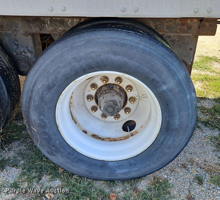 image for item DP2351 1997 Trailmobile 01JA-1RAY  dry van trailer