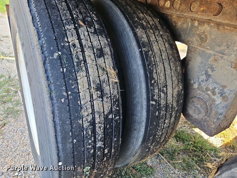 image for item DP2351 1997 Trailmobile 01JA-1RAY  dry van trailer