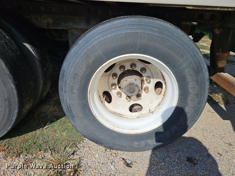 image for item DP2351 1997 Trailmobile 01JA-1RAY  dry van trailer