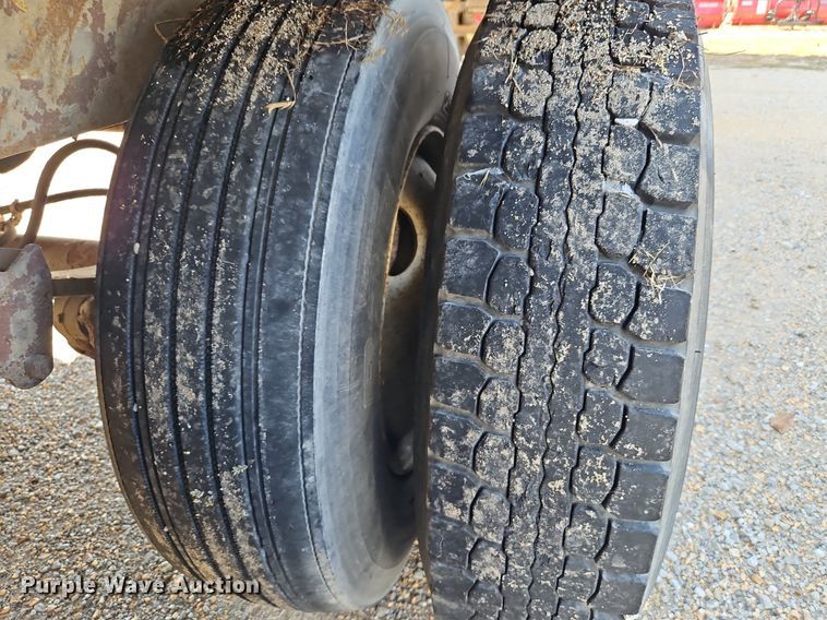 image for item DP2353 1995 Stoughton AVW-535T-S-C  dry van trailer