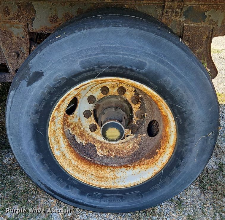 image for item DP2354 1995 Trailmobile  dry van trailer