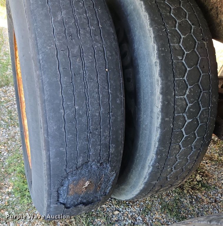 image for item DP2354 1995 Trailmobile  dry van trailer