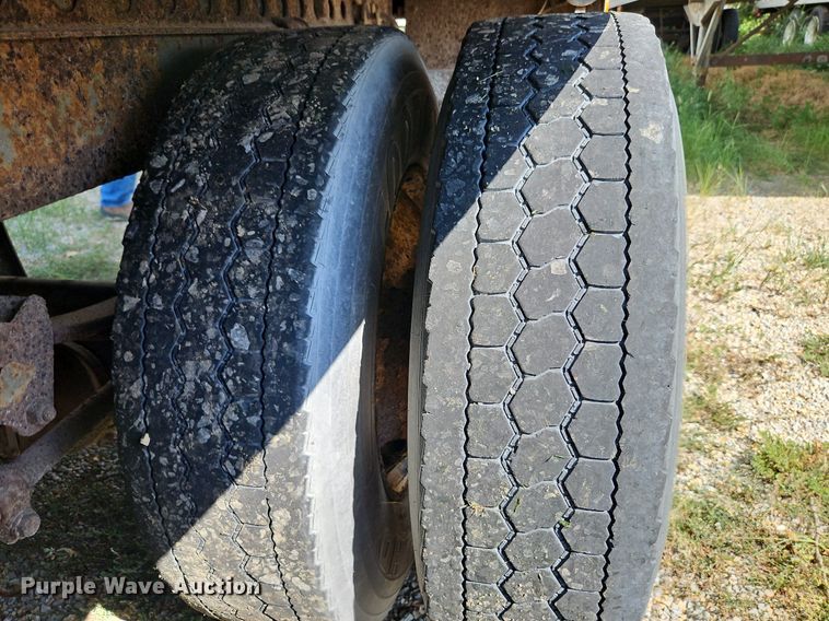 image for item DP2354 1995 Trailmobile  dry van trailer