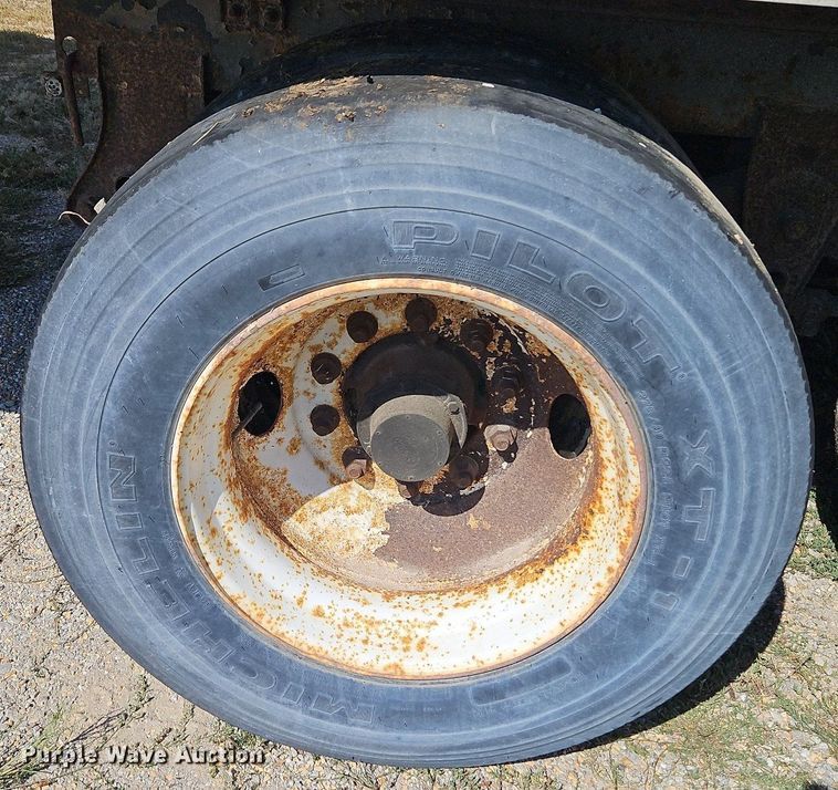 image for item DP2354 1995 Trailmobile  dry van trailer