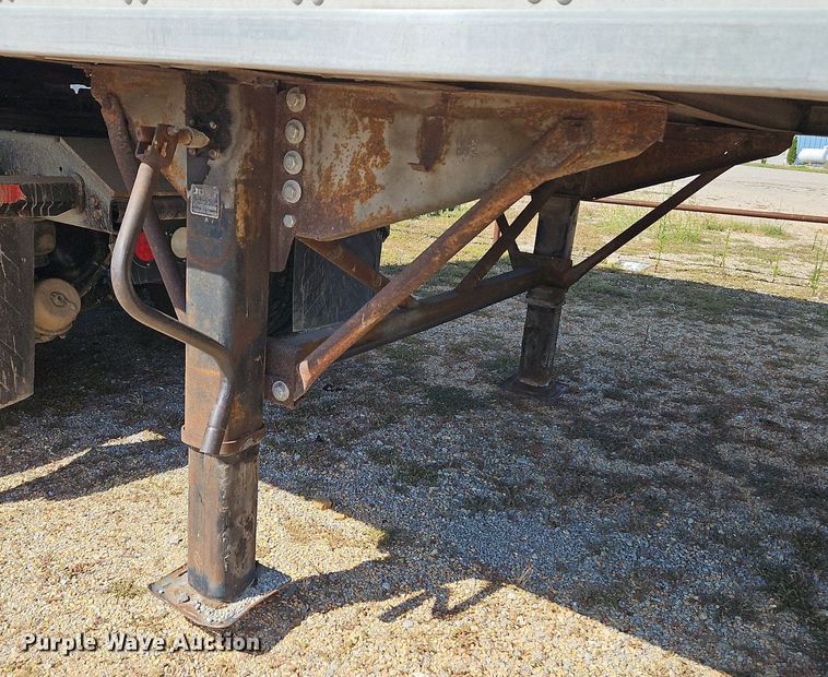 image for item DP2356 1999 Trailmobile  dry van trailer