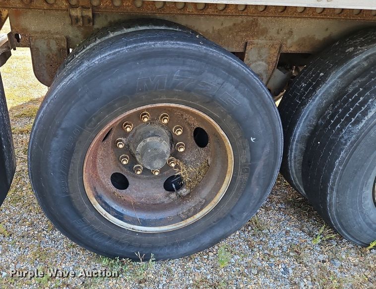 image for item DP2356 1999 Trailmobile  dry van trailer