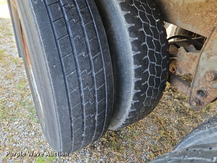 image for item DP2356 1999 Trailmobile  dry van trailer