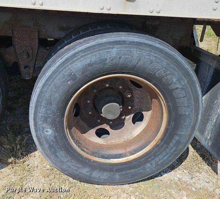 image for item DP2356 1999 Trailmobile  dry van trailer