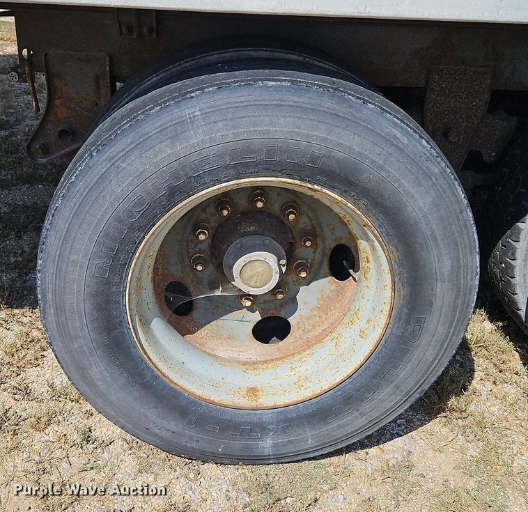 image for item DP2356 1999 Trailmobile  dry van trailer