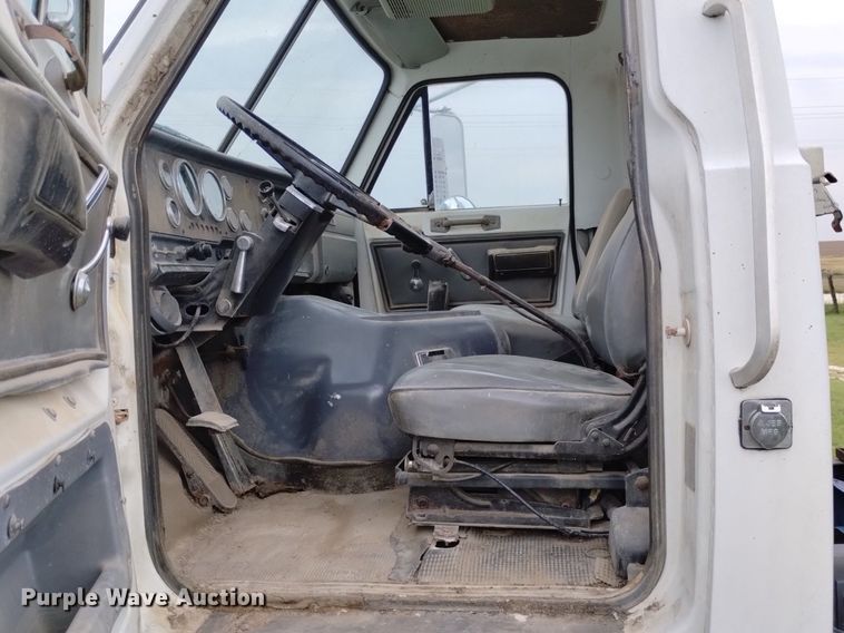 image for item DP3298 1986 GMC Brigadier  semi truck