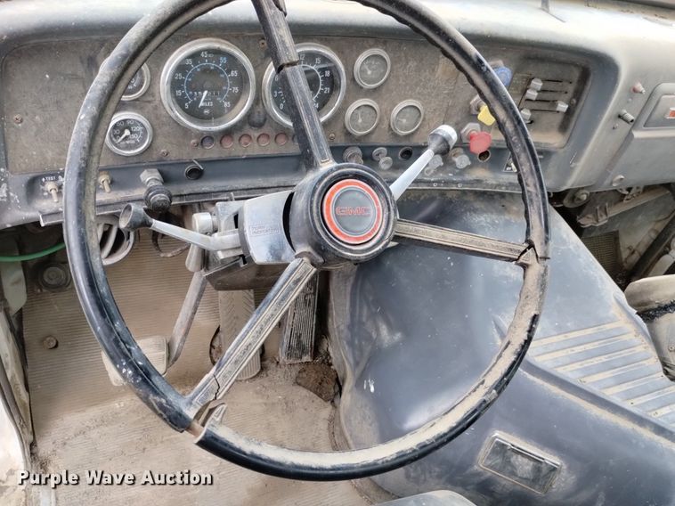 image for item DP3298 1986 GMC Brigadier  semi truck