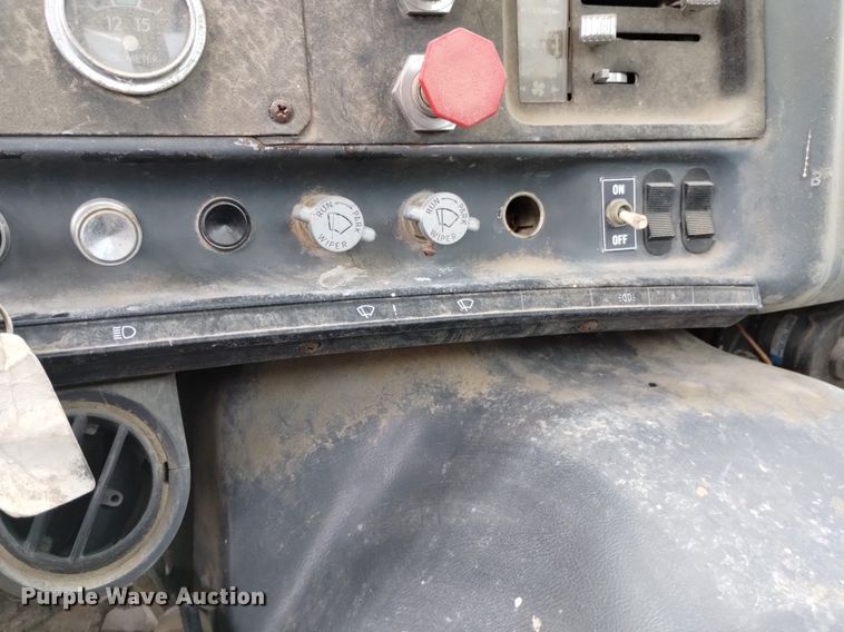 image for item DP3298 1986 GMC Brigadier  semi truck