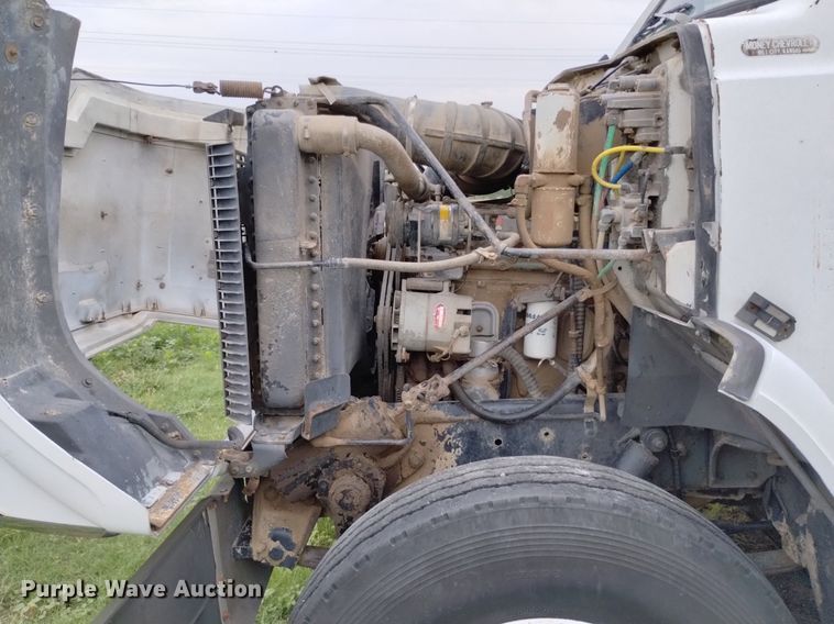 image for item DP3298 1986 GMC Brigadier  semi truck