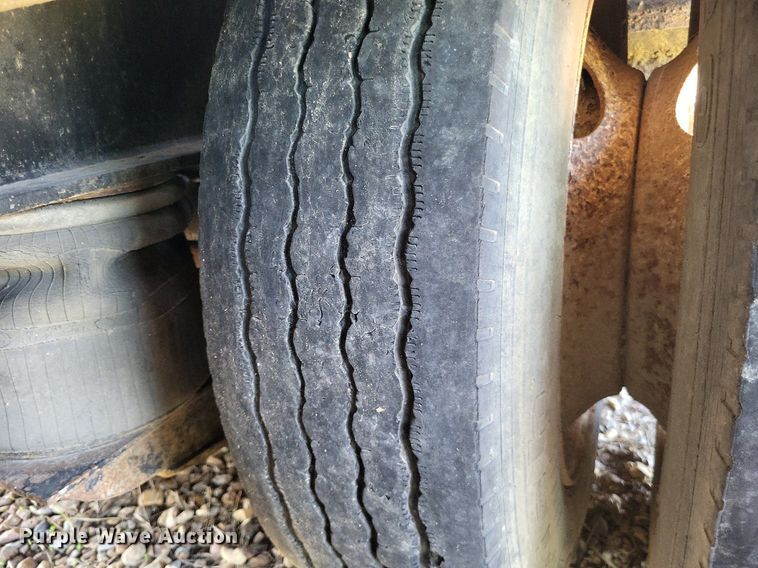 image for item DP5234 1996 Trail King TK70MG-482  lowboy equipment trailer