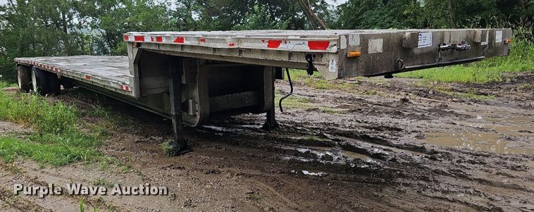 image for item DQ0137 1999 Ravens Metal Products 2648H74  drop deck equipment trailer