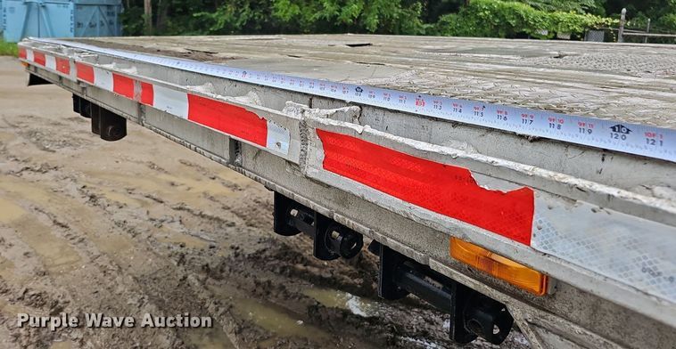 image for item DQ0137 1999 Ravens Metal Products 2648H74  drop deck equipment trailer