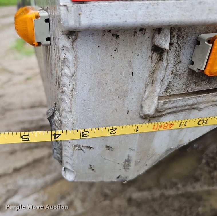 image for item DQ0137 1999 Ravens Metal Products 2648H74  drop deck equipment trailer