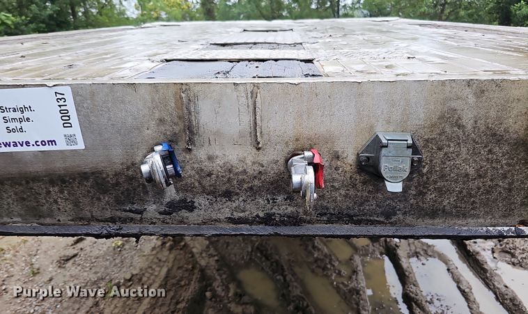 image for item DQ0137 1999 Ravens Metal Products 2648H74  drop deck equipment trailer