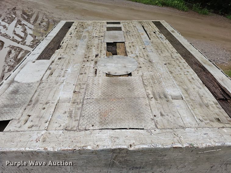 image for item DQ0137 1999 Ravens Metal Products 2648H74  drop deck equipment trailer