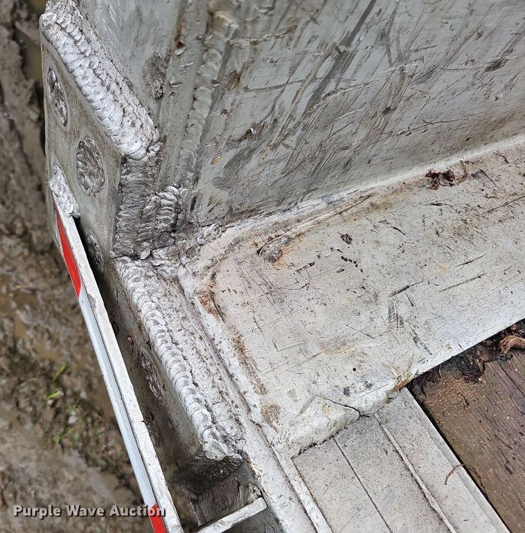 image for item DQ0137 1999 Ravens Metal Products 2648H74  drop deck equipment trailer