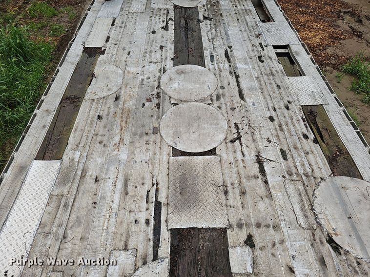 image for item DQ0137 1999 Ravens Metal Products 2648H74  drop deck equipment trailer