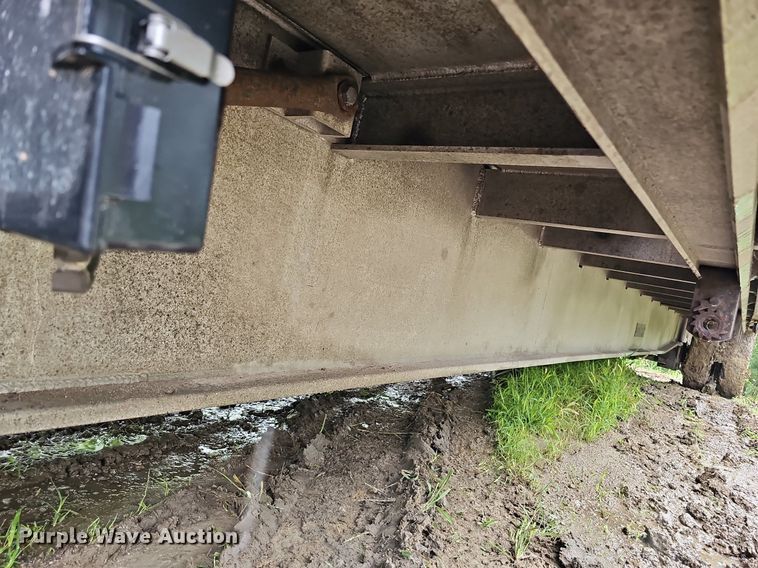 image for item DQ0137 1999 Ravens Metal Products 2648H74  drop deck equipment trailer