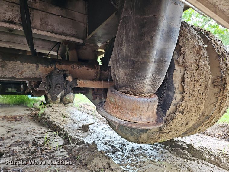 image for item DQ0137 1999 Ravens Metal Products 2648H74  drop deck equipment trailer