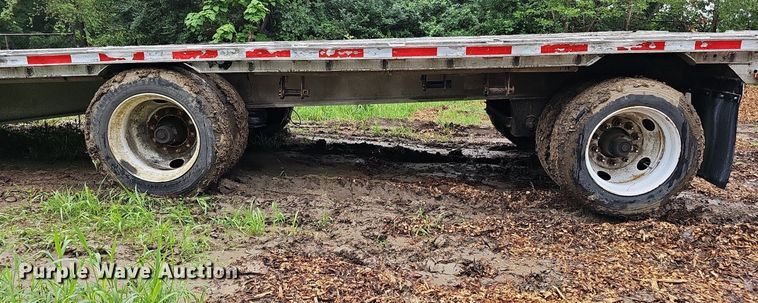 image for item DQ0137 1999 Ravens Metal Products 2648H74  drop deck equipment trailer