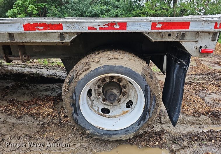 image for item DQ0137 1999 Ravens Metal Products 2648H74  drop deck equipment trailer