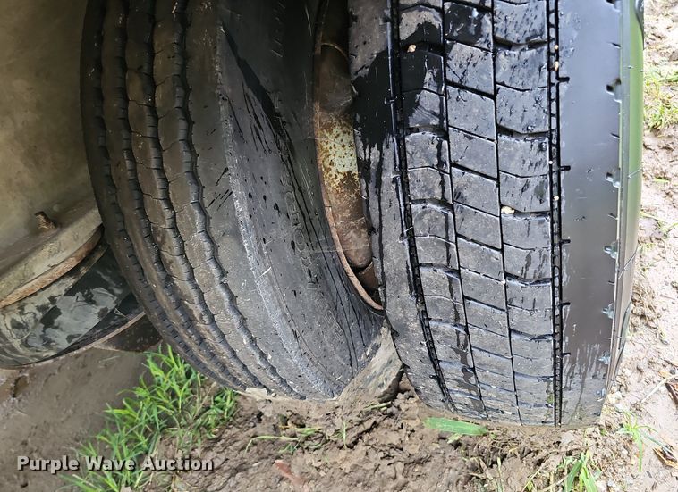 image for item DQ0137 1999 Ravens Metal Products 2648H74  drop deck equipment trailer