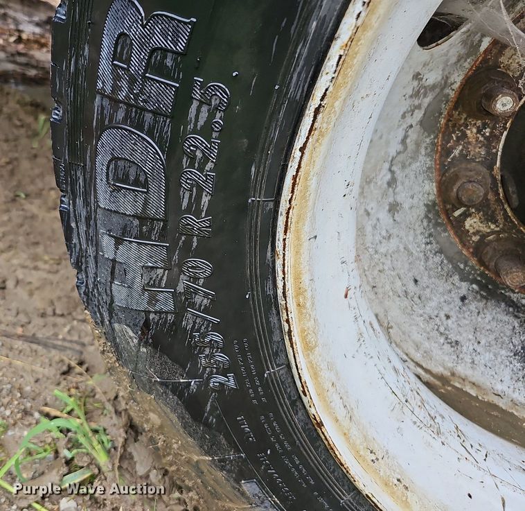 image for item DQ0137 1999 Ravens Metal Products 2648H74  drop deck equipment trailer