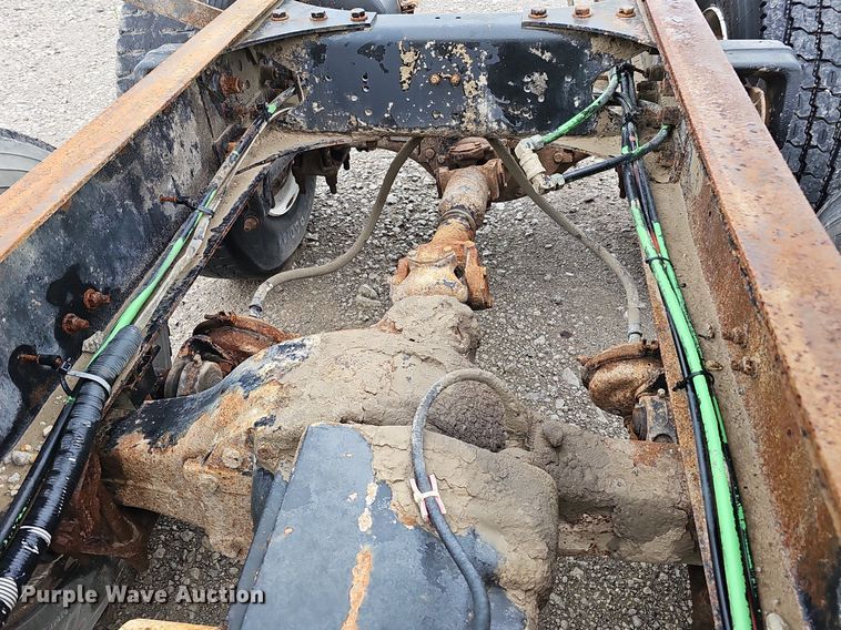 image for item DQ0139 1994 Freightliner FLD 120  truck cab and chassis