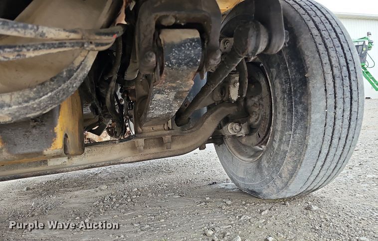 image for item DQ0139 1994 Freightliner FLD 120  truck cab and chassis