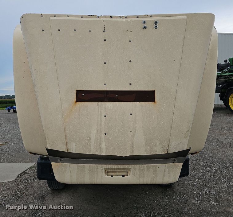 image for item DQ0139 1994 Freightliner FLD 120  truck cab and chassis