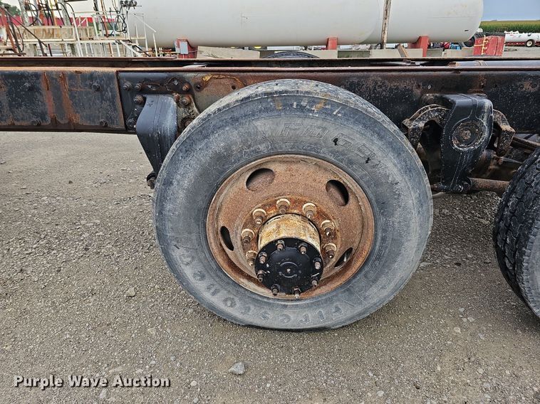 image for item DQ0139 1994 Freightliner FLD 120  truck cab and chassis