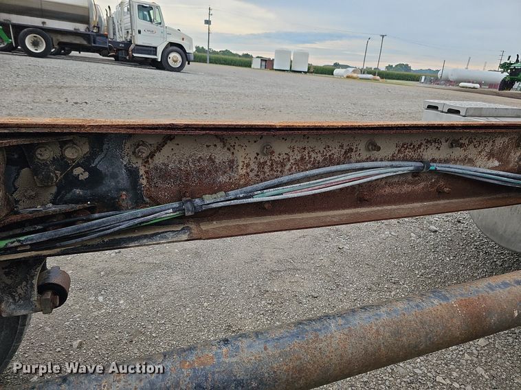 image for item DQ0139 1994 Freightliner FLD 120  truck cab and chassis