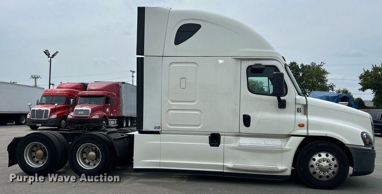 image for item DQ0877 2016 Freightliner Cascadia Evolution 125  semi truck