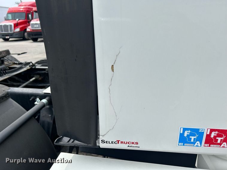 image for item DQ0877 2016 Freightliner Cascadia Evolution 125  semi truck