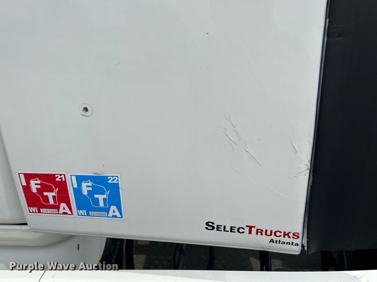 image for item DQ0877 2016 Freightliner Cascadia Evolution 125  semi truck