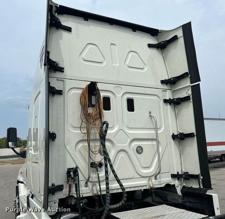 image for item DQ0877 2016 Freightliner Cascadia Evolution 125  semi truck