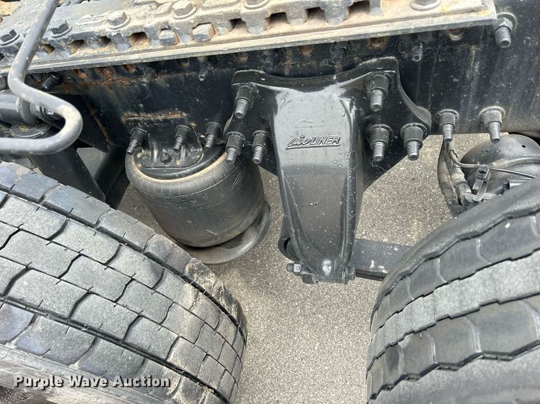 image for item DQ0877 2016 Freightliner Cascadia Evolution 125  semi truck