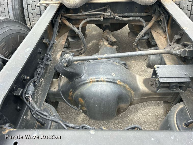 image for item DQ0877 2016 Freightliner Cascadia Evolution 125  semi truck