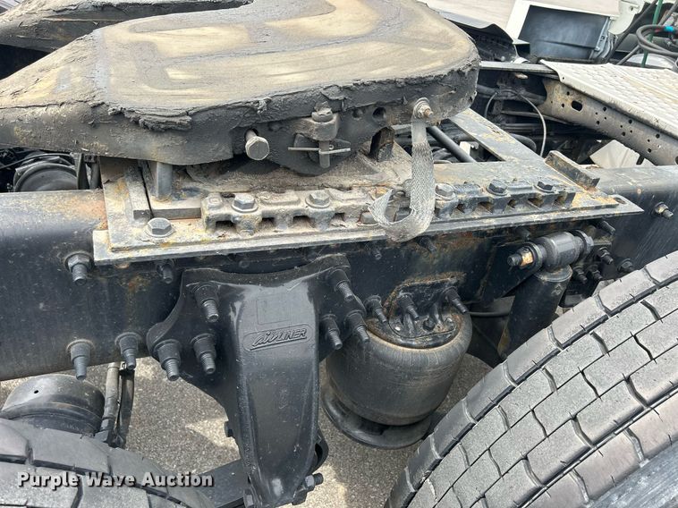 image for item DQ0877 2016 Freightliner Cascadia Evolution 125  semi truck